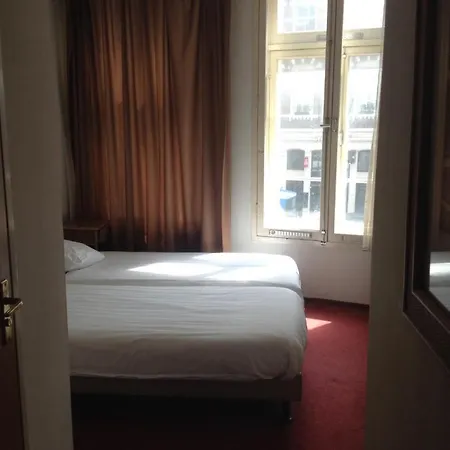 Budget Season Star Ámsterdam